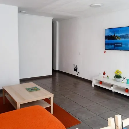 Apartment Apartamento Chabelita 2 *