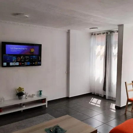 Apartamento Chabelita 2 *